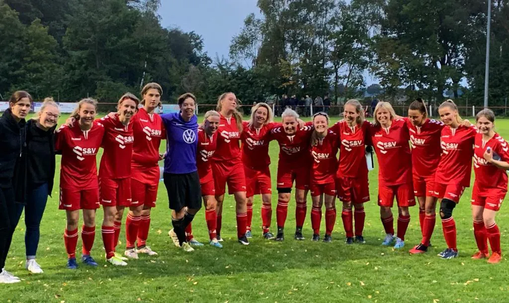 Frauenfussballerinnen des SC tewel